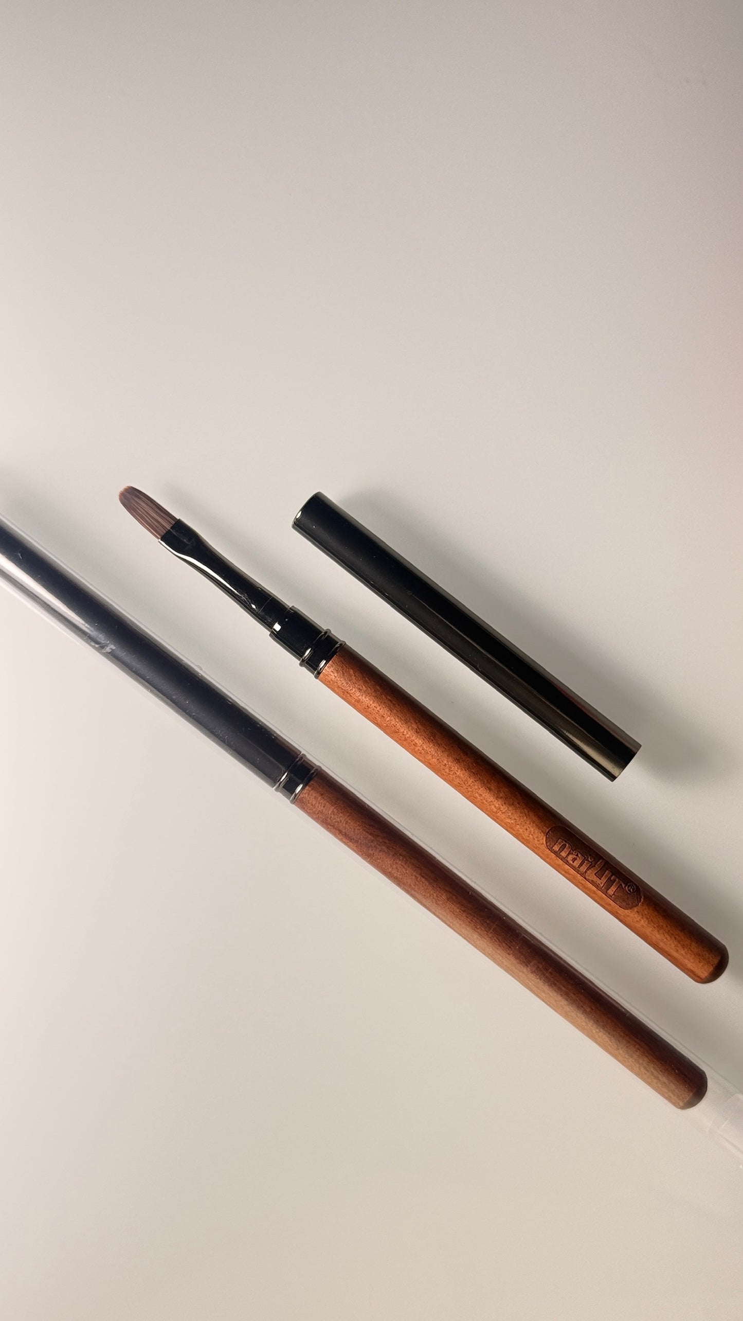 Gel brush long