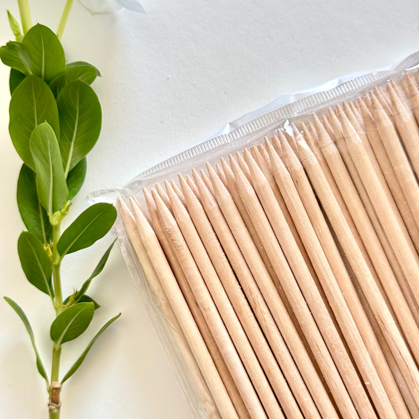 Wooden Cuticle Sticks – Dual-Ended Orange Sticks for Nail Cleaning & Manicure Prep (Pack of 100)