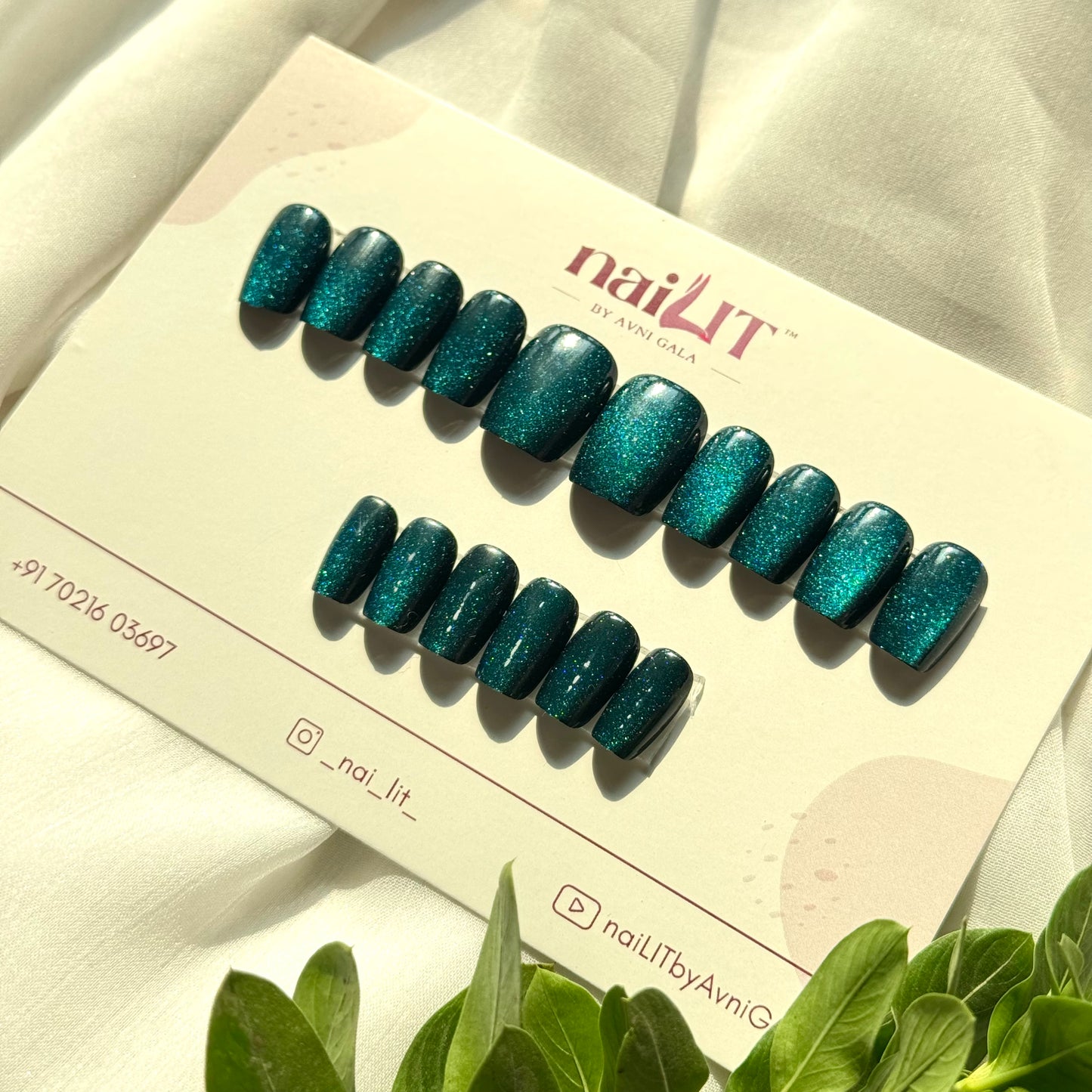 Dark Sapphire Cateye (NL19)